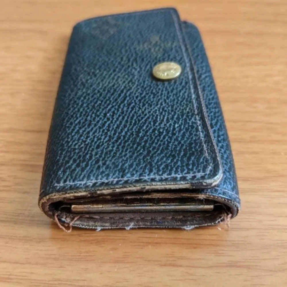 Louis Vuitton Monogram Key Holder/Wallet #1246💥PRICE DROP💥